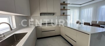 Casa moderna en Samborondón, lista para entrega inmediata