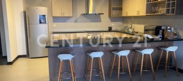 Depto. amoblado frente al mar, Base Naval, $255K