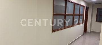 Oficina remodelada en Edificio San Francisco 300, centro de Guayaquil