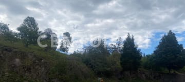 Terreno en Cumbayá, 1002m², urbanización privada con seguridad