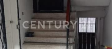 Casa rentera con 4 deptos, sector céntrico, terraza