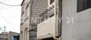 Casa rentera con 4 deptos, sector céntrico, terraza