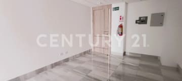 Oficina moderna en Platinum 2, lista para operar