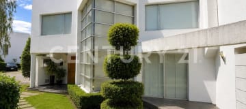 Casa 300 m² en La Primavera - Jardín y áreas comunales
