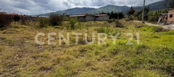 Terreno esquinero cerca del Estadio Quimiag - Ideal para inversión