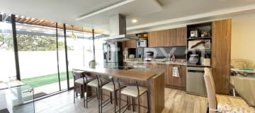 Duplex con patio privado y vista al Ilaló en Tumbaco