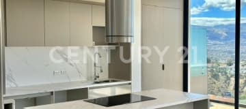 **Penthouse de lujo en Miravalle: vistas únicas y exclusividad**