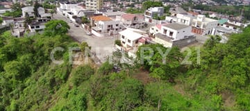 Terreno multifamiliar 1,700m² en Los Senderos, ideal para 12 deptos