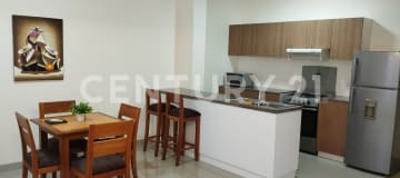 Departamento amoblado en Urdesa, planta baja, áreas comunes y Wi-Fi