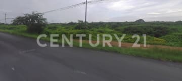 Terreno en El Aromo: playa y clima tropical