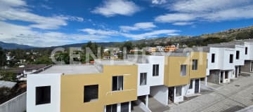 Casas en Conocoto desde $69K - Conjunto residencial en construcción