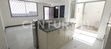 Casa nueva en urbanización privada con 3 dormitorios y terraza
