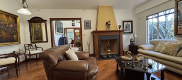 Casa de lujo en venta o renta en La Primavera, 1.600 m² de terreno, urbanización privada con seguridad 24/7 y áreas comunales completas
