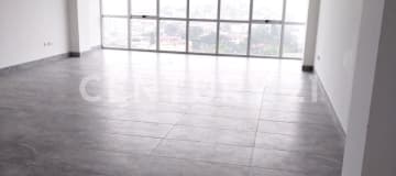 Oficina 65.79m² en Ceibos con vista y parqueo - $149,000