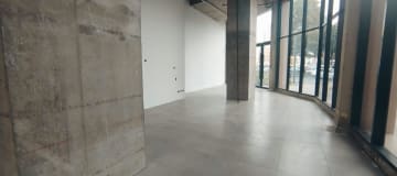 Venta o Renta Local Comercial en planta baja. 100m2. Edificio Epiq. Sector La Carolina. AB