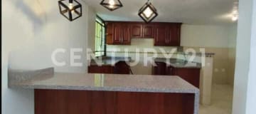 Casa de 161m² en conjunto privado con 3 pisos y parqueaderos