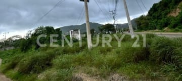 Terreno esquinero 2,074m² en Puerto López