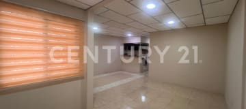 Casa remodelada en calle privada cerca de Mall del Norte