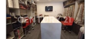 Terreno comercial en La Carolina con múltiples accesos