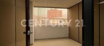 Oficina 140m² en La Carolina, 5 oficinas + áreas comunes