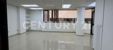 Oficina 140m² en La Carolina, 5 oficinas + áreas comunes