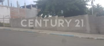 Terreno esquinero 1225m² en Tarqui con vista al mar y servicios