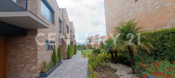Casa de lujo en condominio San José, La Primavera, Cumbayá