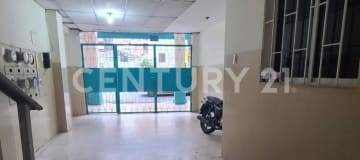 Edificio mixto 3 pisos en Quisquis: 846m², locales y suites - $400K