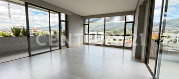 Depto. 3 dormitorios en Cumbayá con vista y amenities