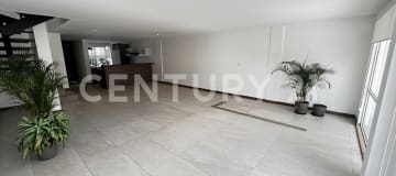 Amplio depto. 222m2 en Cumbayá - Terraza y piscina