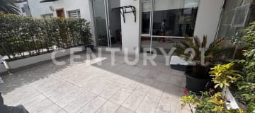Amplio depto. 222m2 en Cumbayá - Terraza y piscina