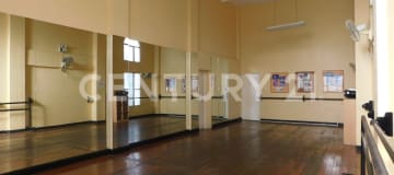 Local con mezzanine 299m², doble altura, $300.000