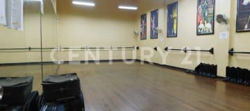 Local con mezzanine 299m², doble altura, $300.000