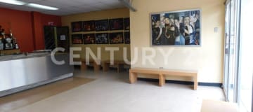 Local con mezzanine 299m², doble altura, $300.000