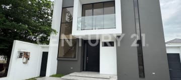 Casa de estreno en urb. privada, 250m² terreno, $260K