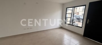 Villa 4 dormitorios en Los Prados - Km 15 vía a Salitre