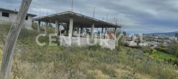 Terreno 723m² + construcción 140m²: ¡Invierte ya!