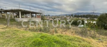 Terreno 723m² + construcción 140m²: ¡Invierte ya!
