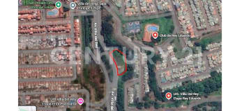 Terreno comercial 1,931m² ideal para plaza en Villas del Rey
