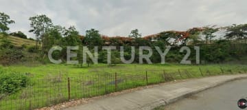 Terreno comercial 1,931m² ideal para plaza en Villas del Rey