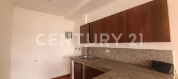Casa rentera en La Garzota - 3 deptos. independientes para alta rentabilidad
