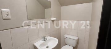Casa en Mucho Lote 1 - 4 hab. y garaje en callejón privado