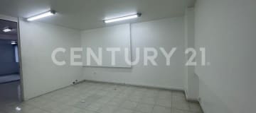 Oficina 2 plantas en Quito, 9 consultorios y 7 parqueaderos