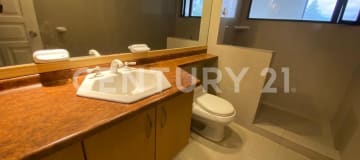 Casa independiente 324 m² en Quito norte, cerca de La Carolina - $1,500