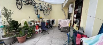 Amplia casa en Comité del Pueblo con terraza y balcón