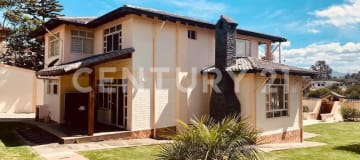 Casa en venta en Urbanización Oasis con piscina y BBQ