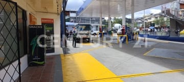 Local comercial en gasolinera Av. Galo Plaza 120m²