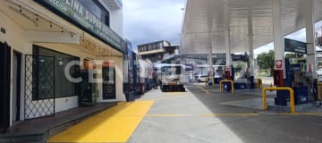 Local comercial en gasolinera Av. Galo Plaza 120m²