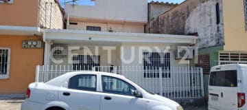 Casa comercial en Prosperina - 3 pisos - $Oportunidad