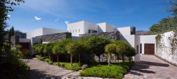 Venta Espectacular Casa de 5 dormitorios en Urbanización Pillagua. Sector Santa Ines. Cumbayá. SC